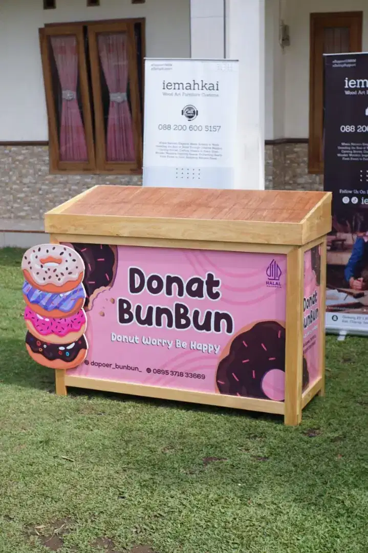 Meja Donat / Booth donat kayu