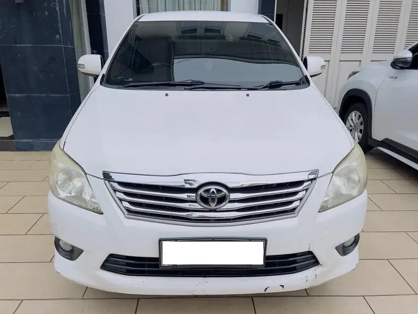 Toyota Kijang Innova 2012 V A/T