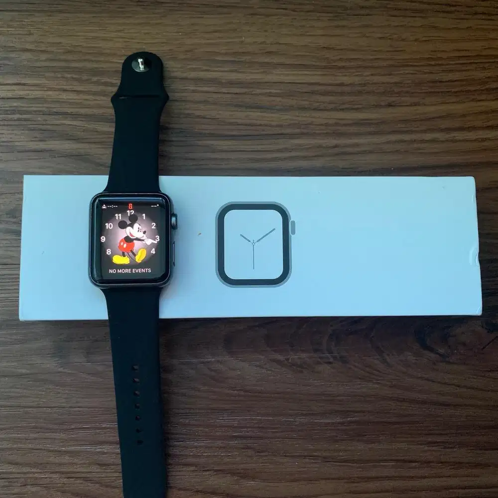 Apple Watch 42mm Space Gray Mulus - Semua Fungsi Normal, iCloud Aman!