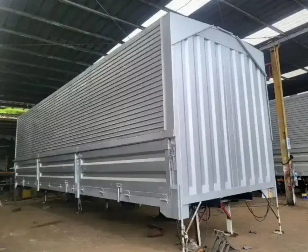 MULUS murah wingbox BARU tronton 6x2 Mercedes Benz Axor Super long