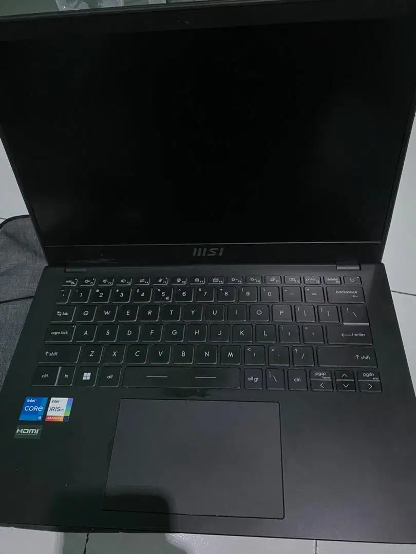 Laptop HSI ram 8gb 512gb