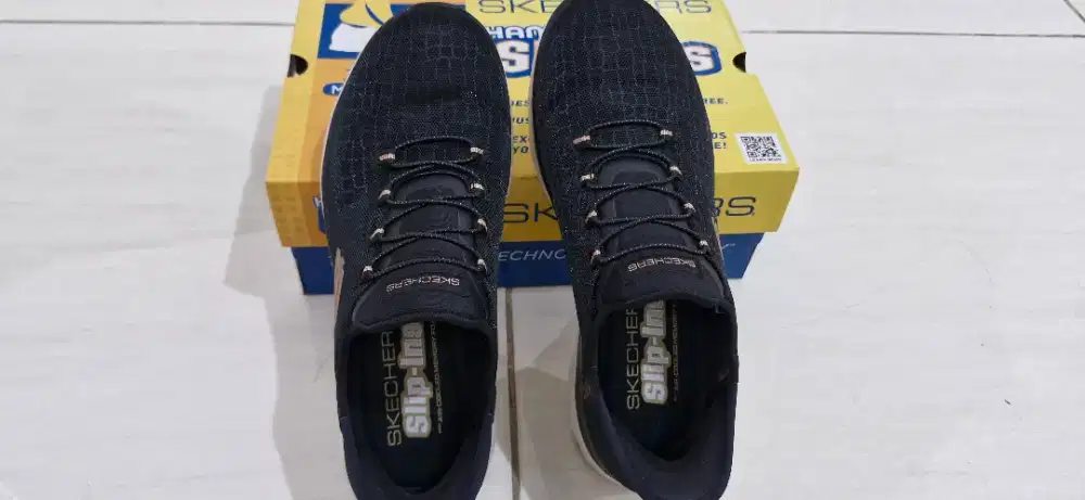 Jual sepatu wanita merk Skechers