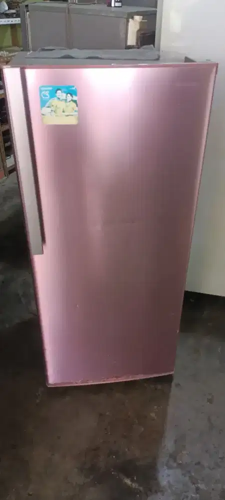 Jual kulkas Sharp normal dan garansi satu bulan
