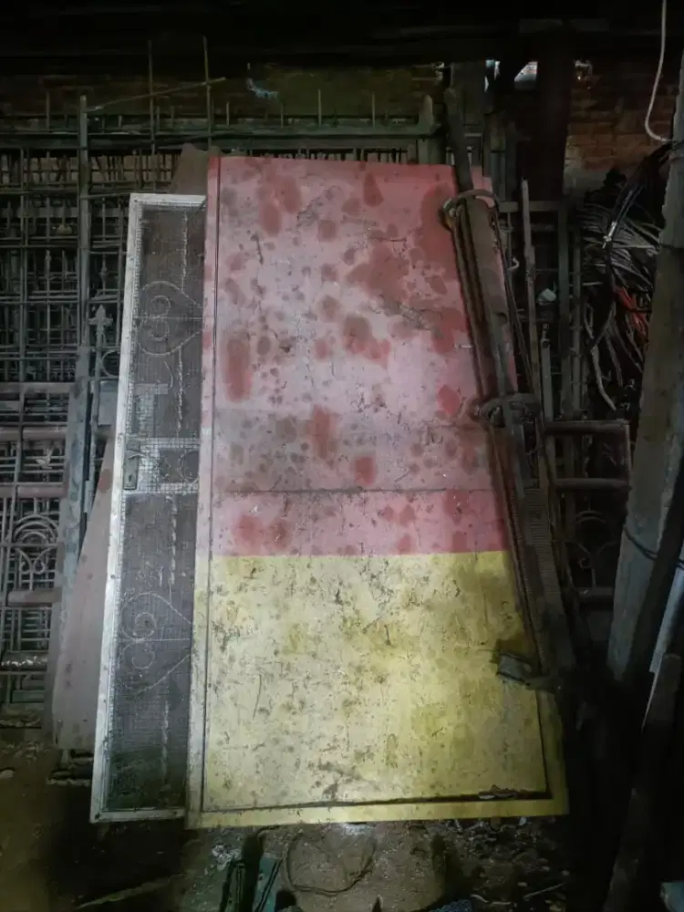 Di jual pintu besi uk. 80x200