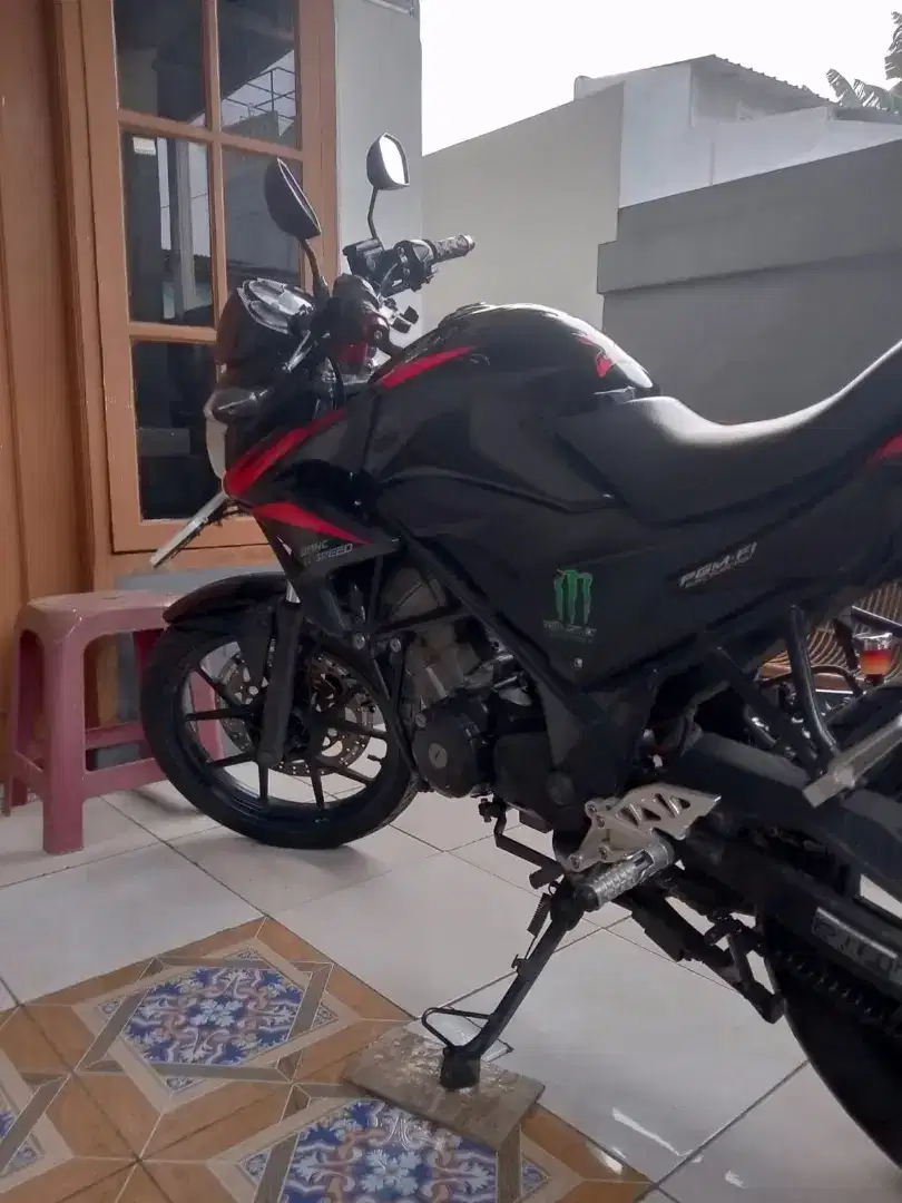 Honda CB 150R streetfire