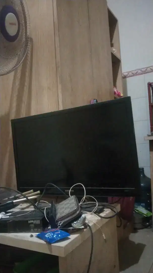 Tv bekas Samsung rusak lcd 24