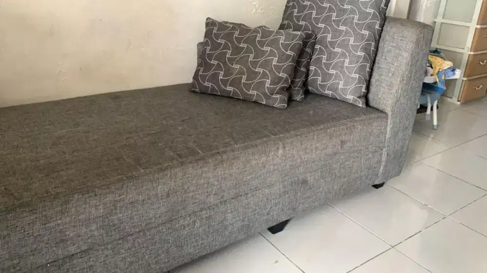 Sofa panjang dan sofa bisa jadi kasur