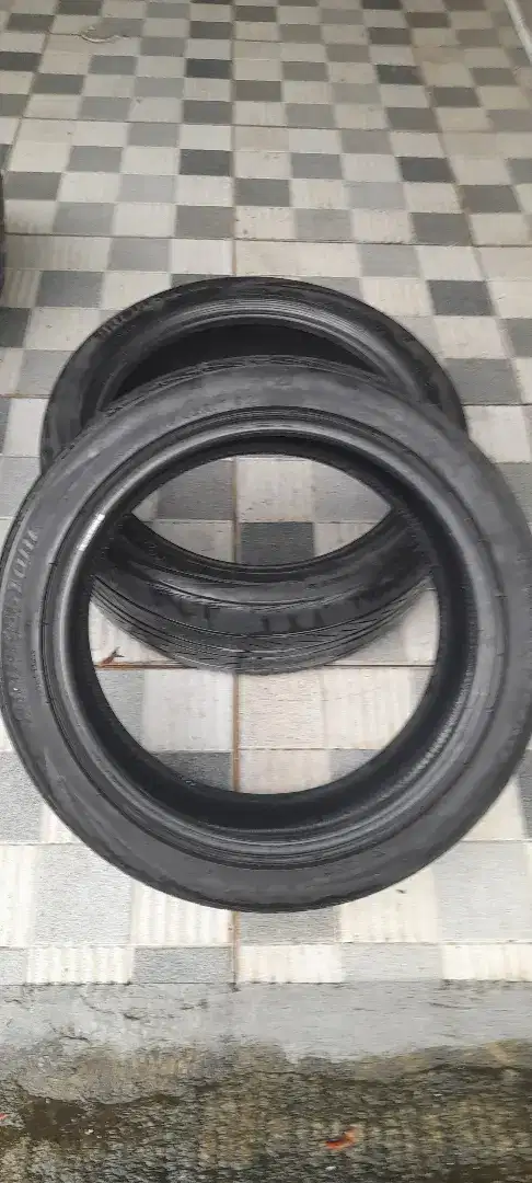 Ban MICHELIN  dan BRIDGESTONE