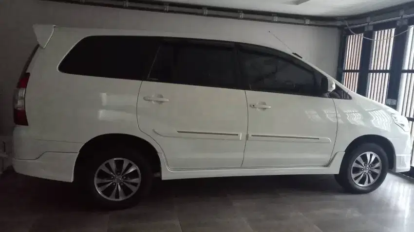 Dijual Toyota Kijang Innova G 2.0 Bensin M/T 2015 Putih