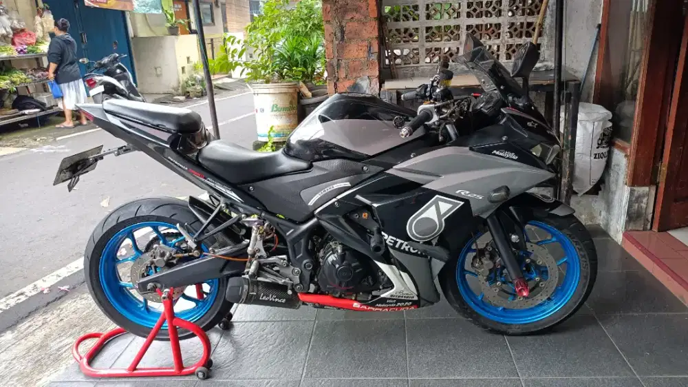 Yamaha R25 tahun 2014