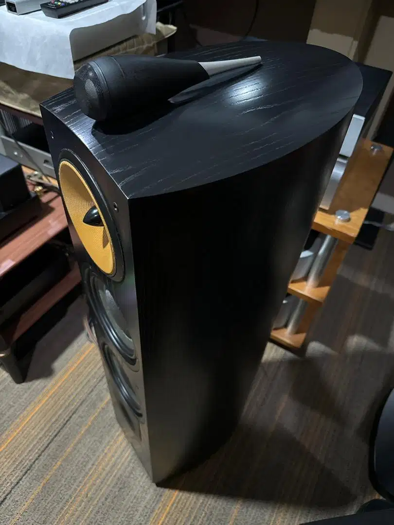 Bowers n wilkins nautilus 803 England