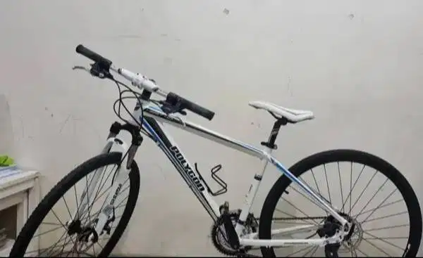 Jual Cepat! Sepeda Polygon Heist 4.0 Putih Mulus - Siap Gowes (Depok)