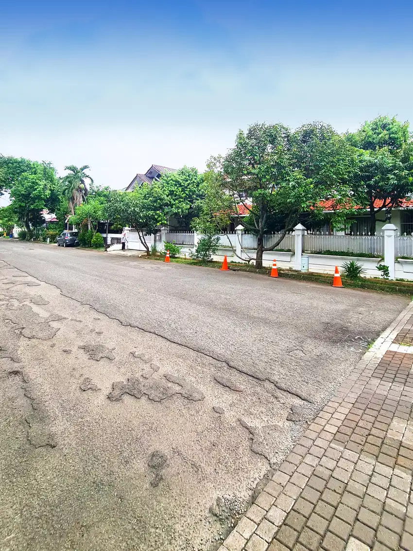 MURAH BANGET! Rumah Lebak Bulus. Jalan Utama, Komplek ELIT. BU! CEPAT