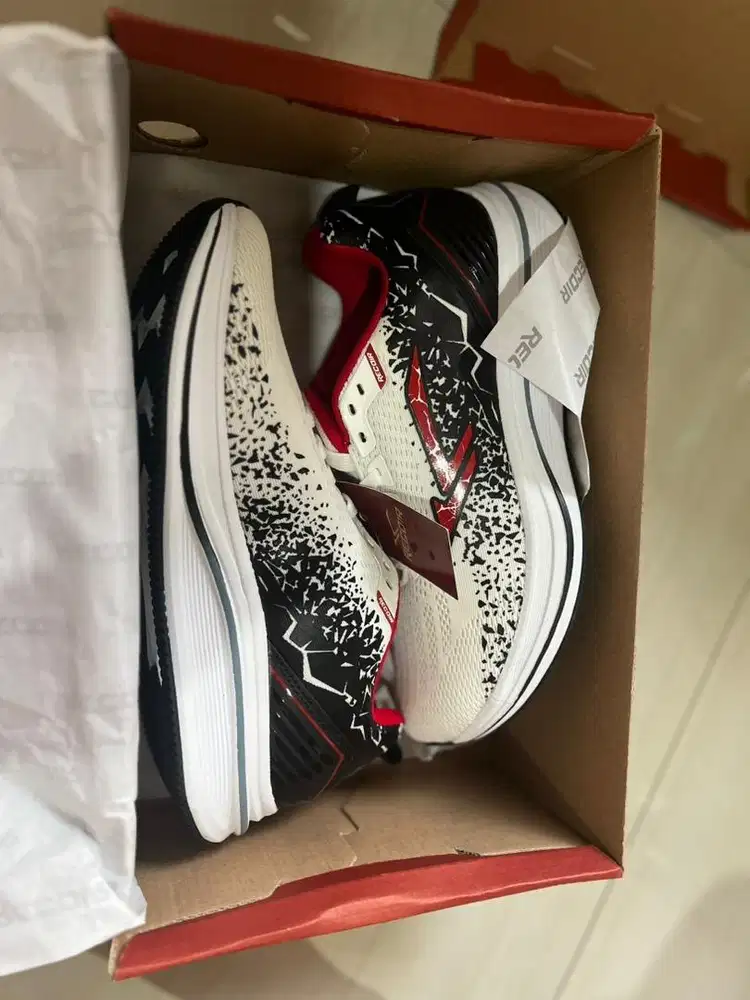 SEPATU OLAHRAGA RUNNING RECOIR VENOM SEPATU LARI SIZE 41