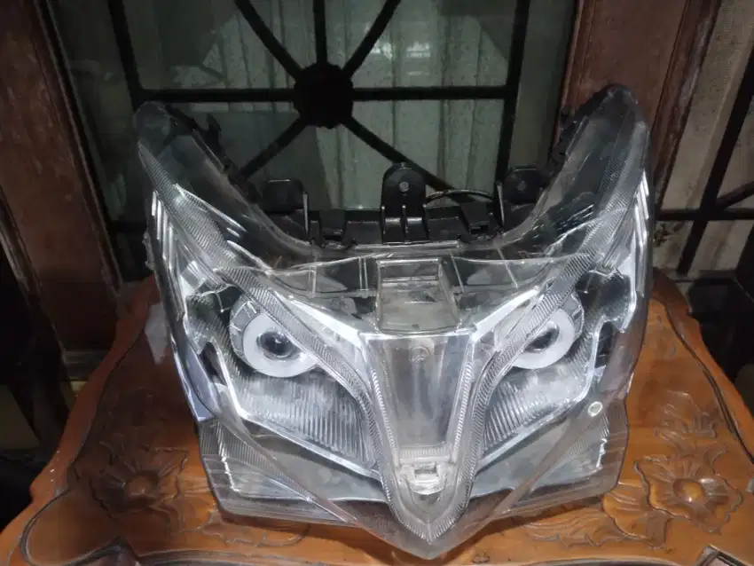 Reflektor Lampu Depan Vario 125 KZR