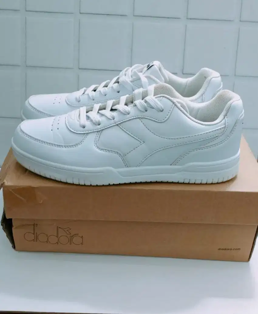 Jual sepatu casual wanita diadora raptor low full white size 39