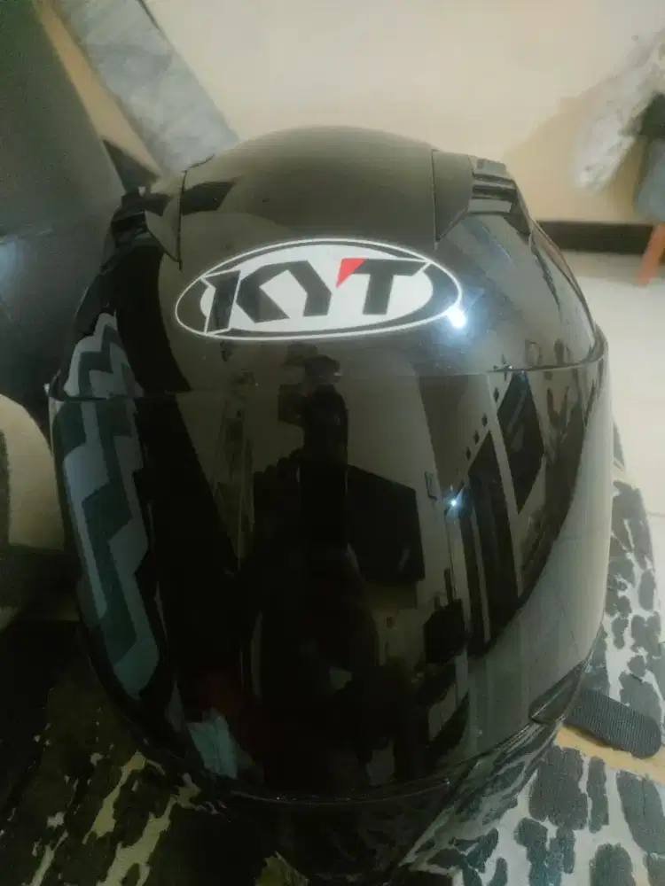 KYT R10 Black Glossy like new