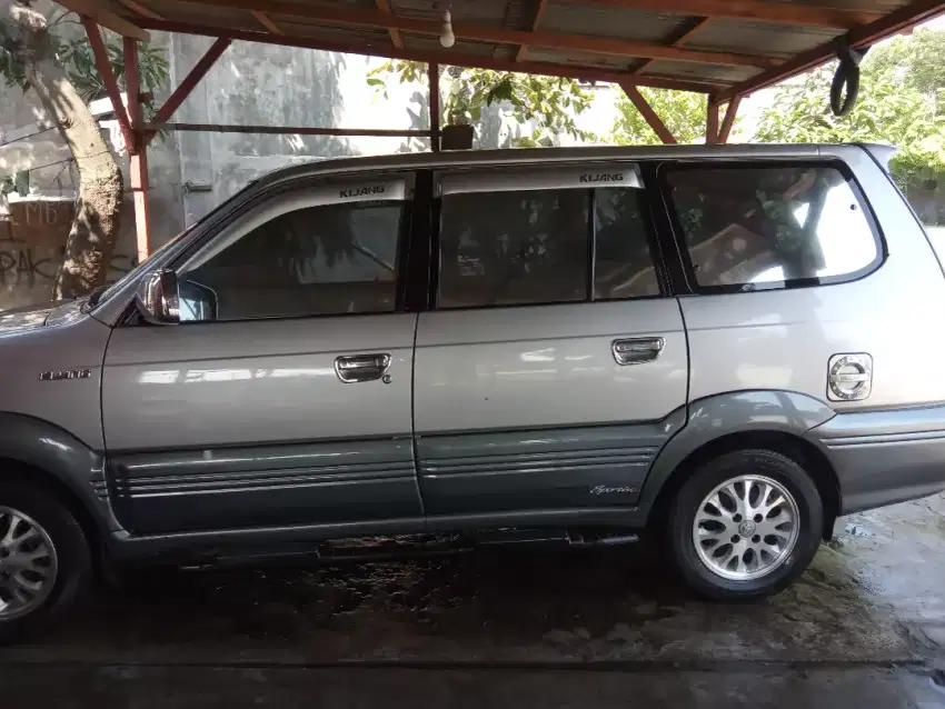 Jual santai kijang krista efi2.0 Tahun 2001