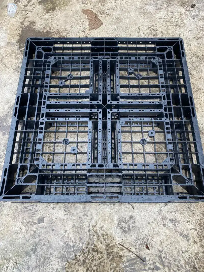 Palet plastik bekas