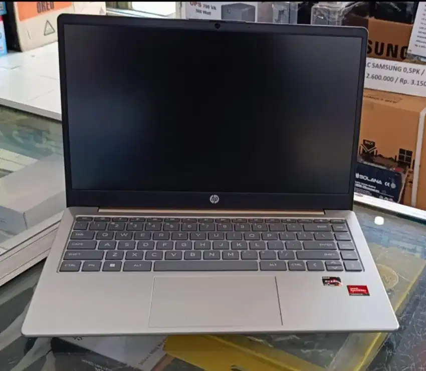 Leptop hp 14s EM033 ryzen3 7320 garansi resmi