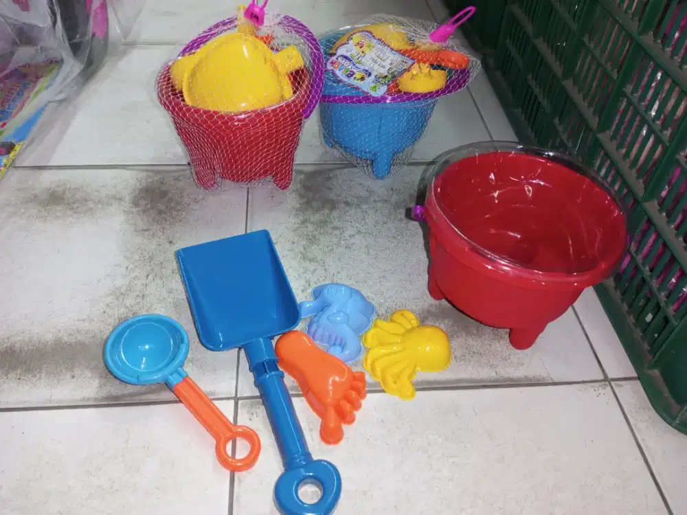 Mainan anak cetakan pasir set