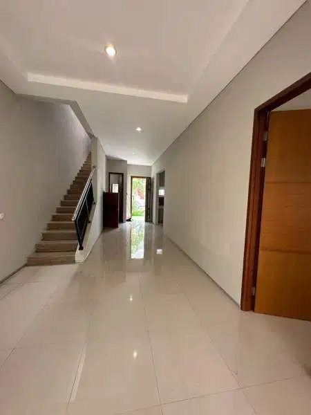 Di jual rumah 2 lantai siap huni area Cigadung sayap Dago