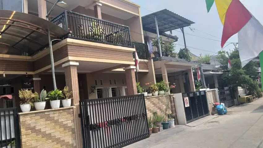 DIJUAL CEPAT RUMAH 2 LANTAI SANGAT BAGUS