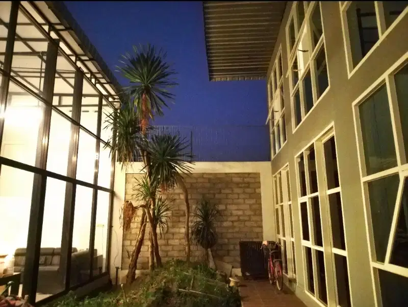 rumah besar luas 277 di dekat lapangan rampal dan rs lavalette