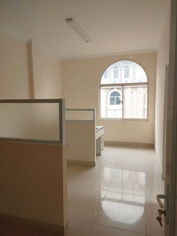DI JUAL RUKO HOEK 3 ½ LT GREEN LAKE CITY