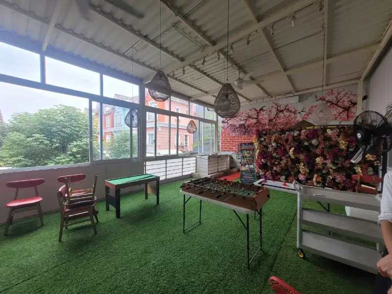 Ruko Sorrento Gading Serpong, Hadap Jalan