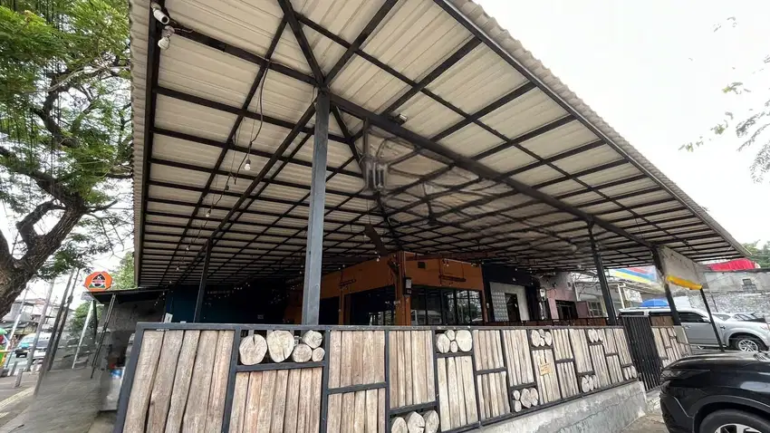 Ruko Hook di Tebet 3 Lantai Dijual Cepat Lokasi Strategis