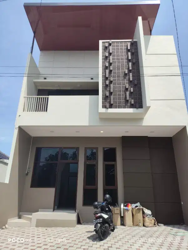 STRATEGIS  Rumah Mewah Modern 2 Lantai dekat UGM Condong Catur Sleman