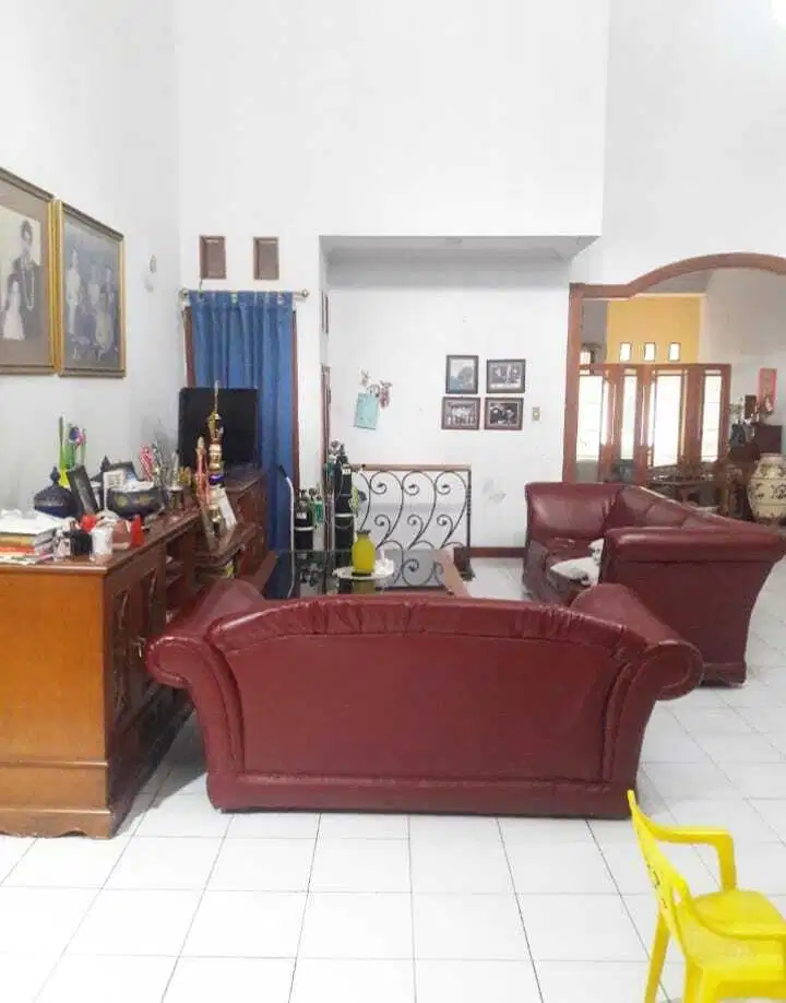Dijual Rumah di area perkantoran di Kawaluyaan Indah