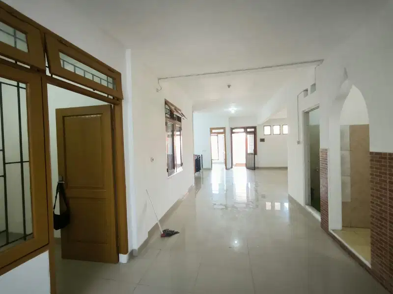 dijual rumah 3lt di Metland Menteng Cakung Jakarta timur