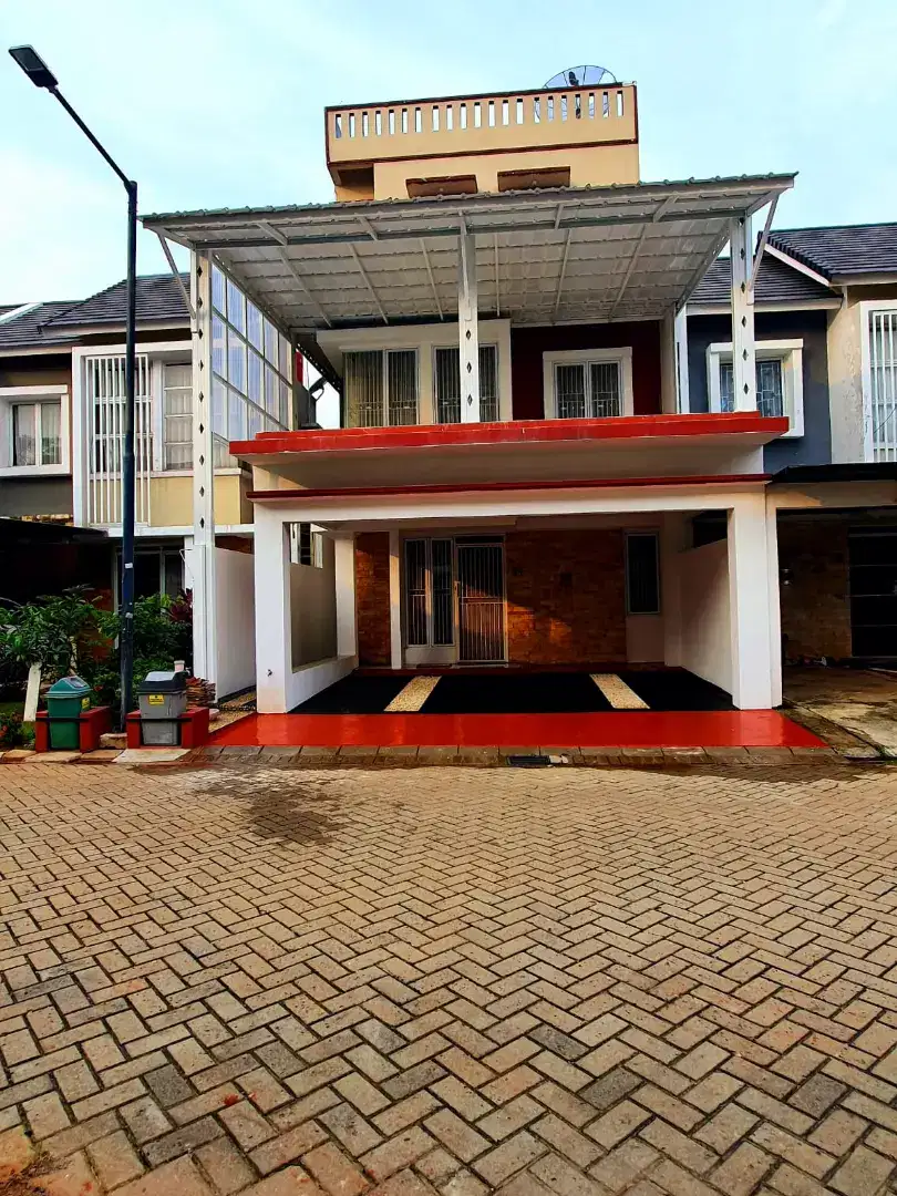 RUMAH 3,5 LANTAI RAPI SIAP HUNI DI METLAND TRANSYOGI