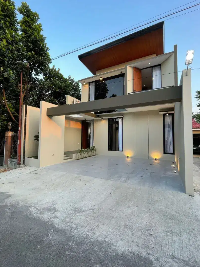 Rumah Mewah Maguwoharjo Dekat SD Budi Mulia