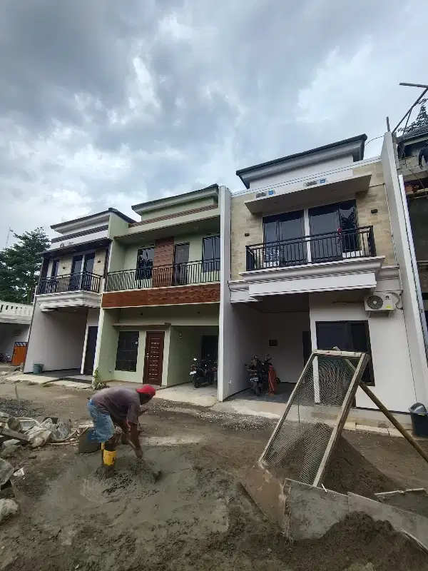 Rumah cash kpr jakarta timur 3kt 2km 2 lantai
