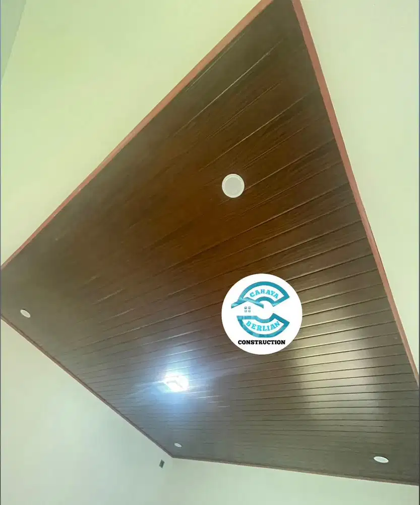 plafon pvc motif kayu dan model flat terpasang murah
