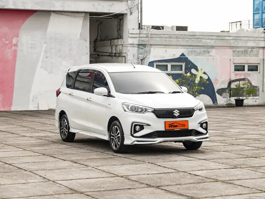SUZUKI ERTIGA HYBRID AT (SS) TAHUN 2023 PUTIH