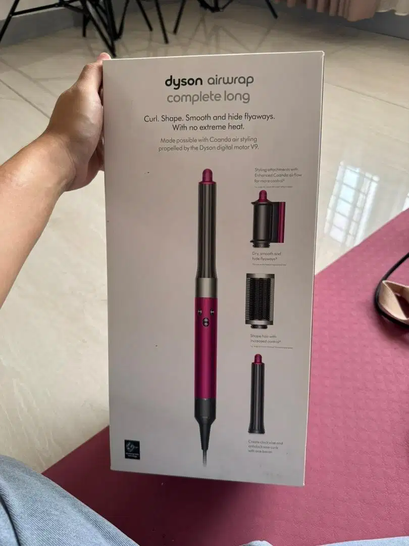Dyson Airwrap Hair Dryer Catokan
