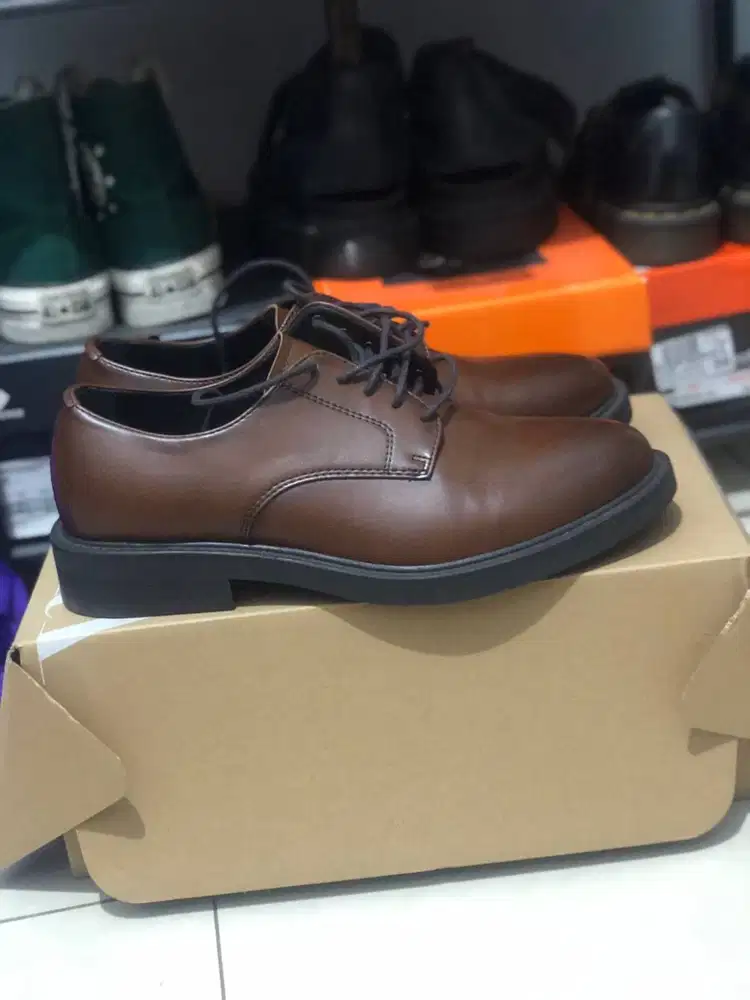 Sepatu Kulit Zara Pria Size 41