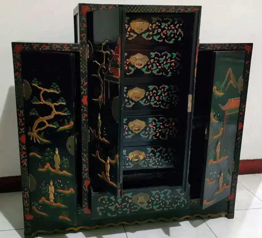 Lemari kuno oriental cina