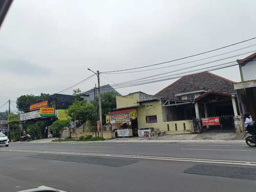 Rumah Pinggir jalan, ukuran besar+toko