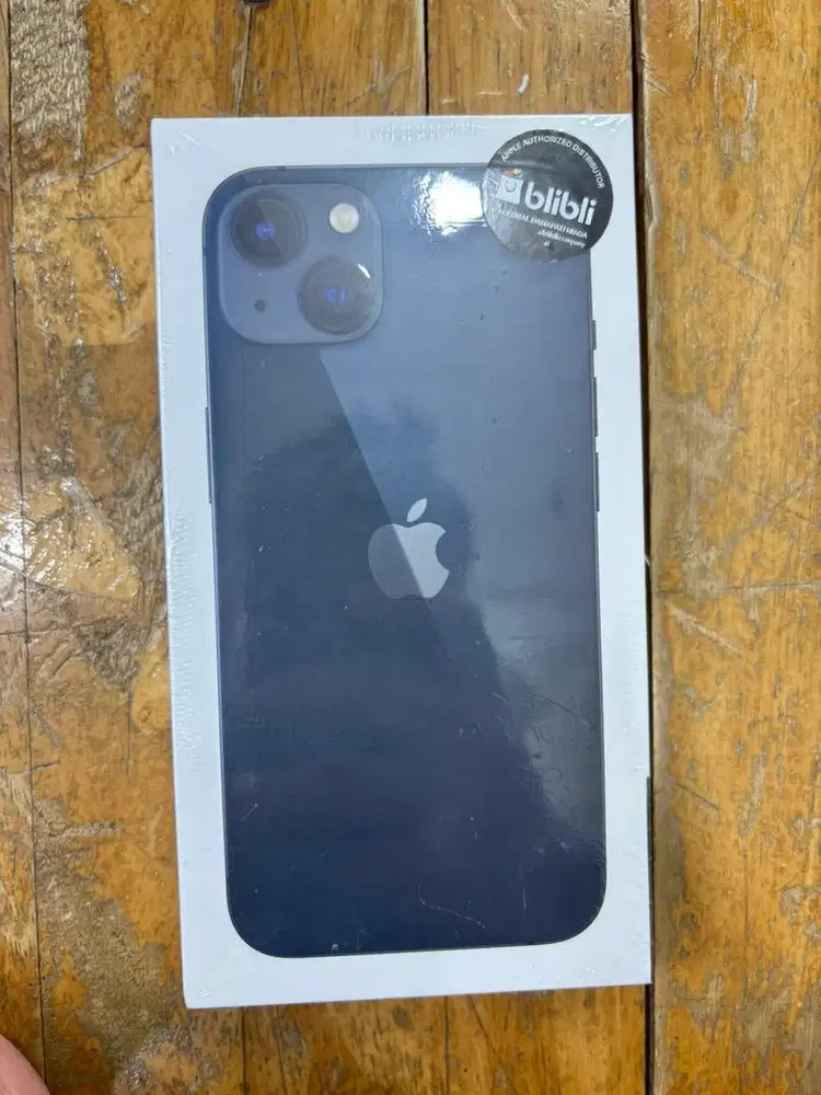 Dijual cepat iphone 13 128Gb garansi resmi 1 tahun