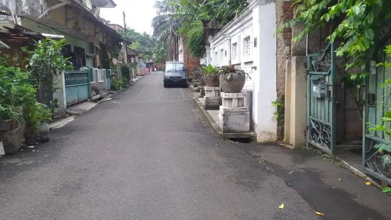 RUMAH  DIJUAL  DI JL. KEMANG I - NYAMAN, ASRI, TENANG & BEBAS BANJIR