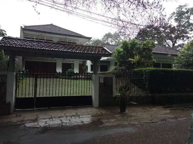 Dijual Rumah Lama Strategis Sayap Dago Kota Bandung