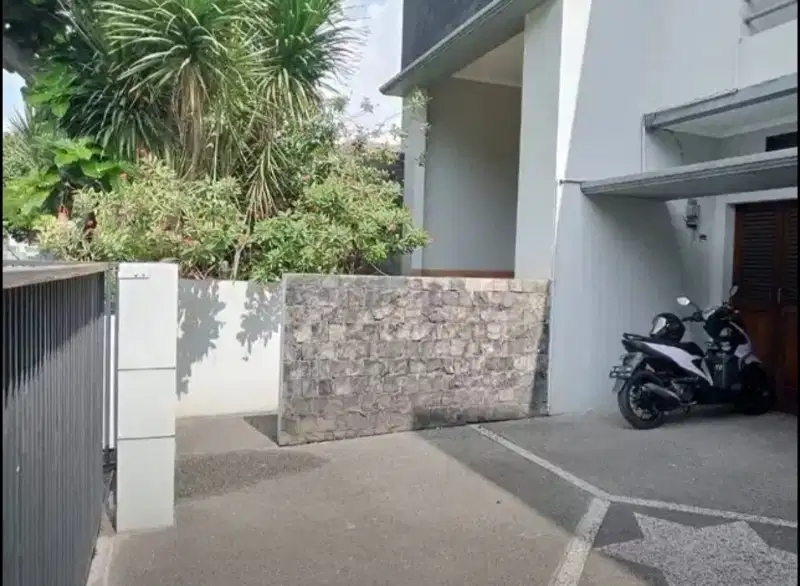 rumah apik siap huni di meruya