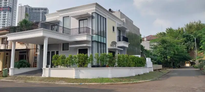 Dijual Rumah Hoek Cantik Siap Huni di BSD FN15631
