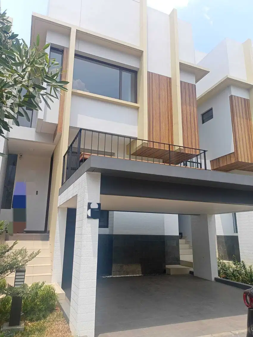 DIJUAL RUMAH BARU 2 SETENGAH LANTAI HADAP UTARA DI BSD CITY