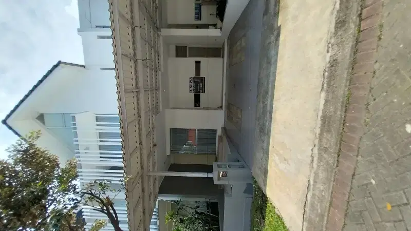 rumah bagus siap huni di area bintaro